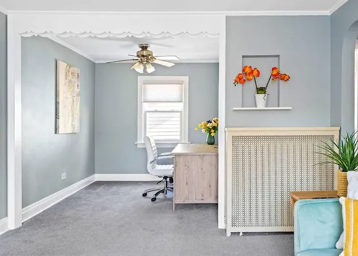 Norwood Park/edison Park! Workstation & In-unit Laundry! 2nd Floor Chicago